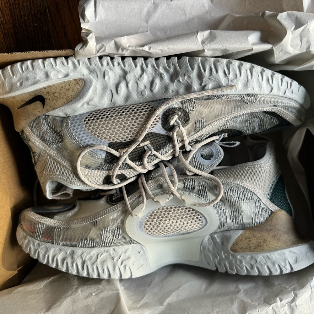 Nike flow 2020 ispa, with original box

Size 10, never worn
All offers welcome